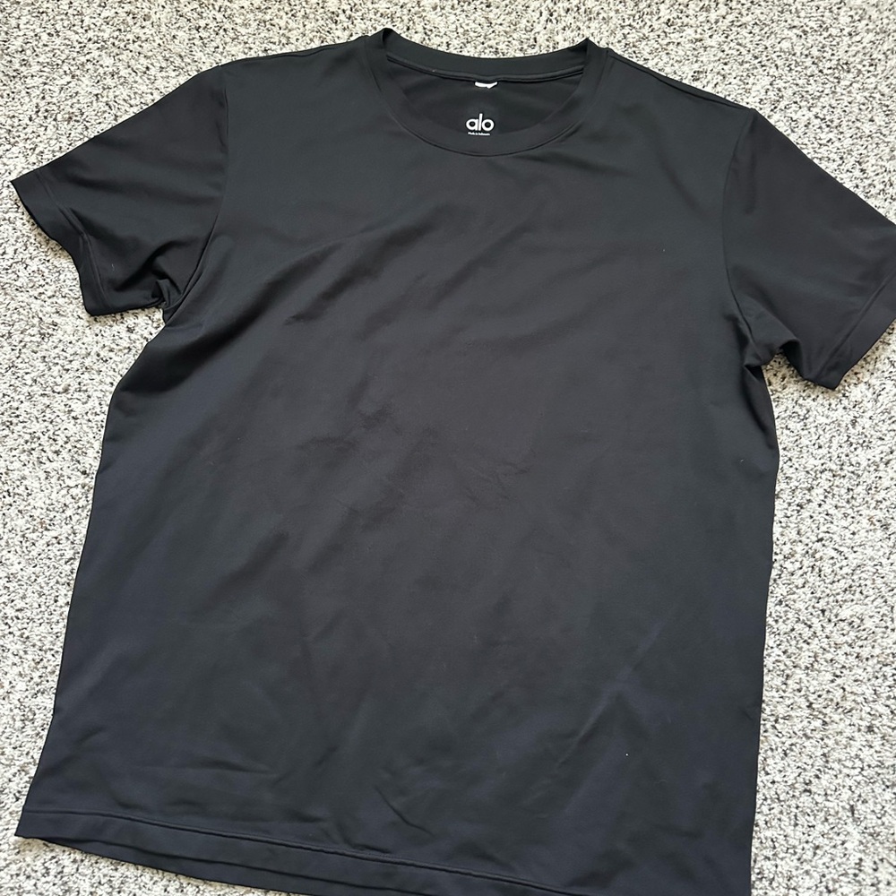 ALO Yoga Men's Black T-Shirt - Conquer